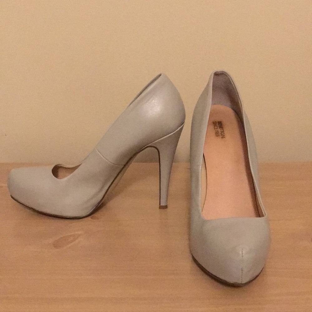 Benetton Gray/Neutral Heels Size 41